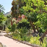 Seafront Garden House *