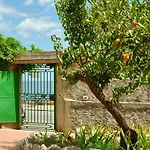 Seafront Garden House Taormina