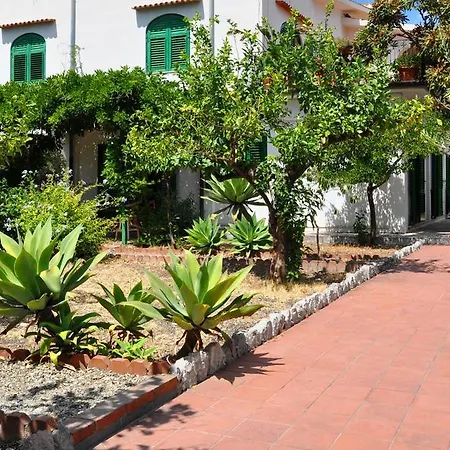 Seafront Garden House Daire Taormina