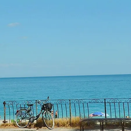 Daire Seafront Garden House Taormina