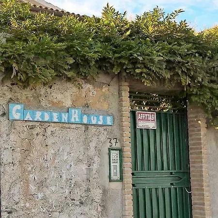 Daire Seafront Garden House Taormina