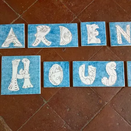 Seafront Garden House * Таормина